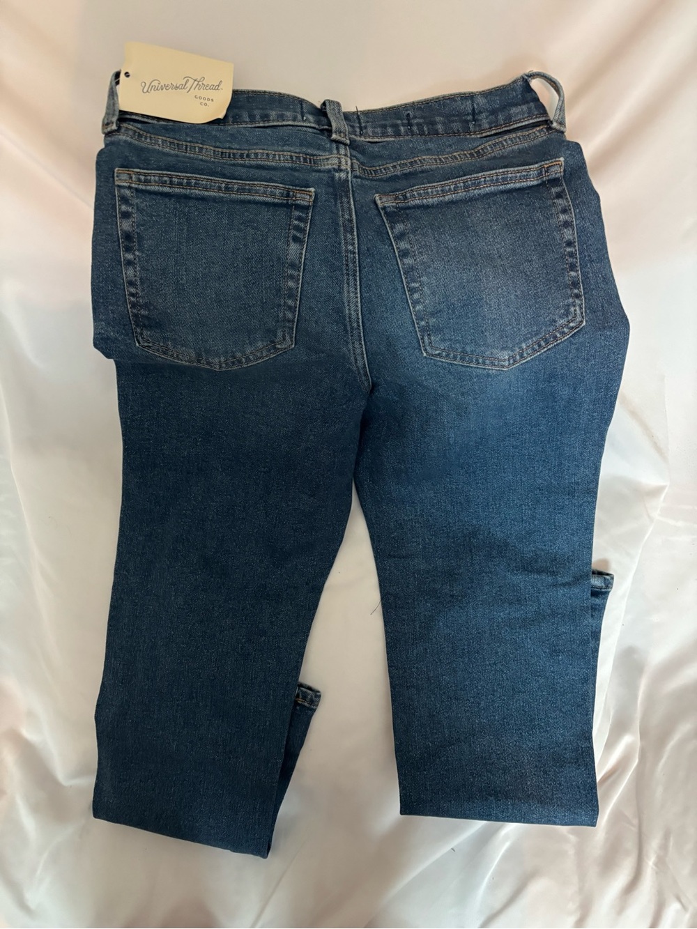 Universal Thread Women's Slim Jeans in Medium Blue Wash - Picture 2 of 7